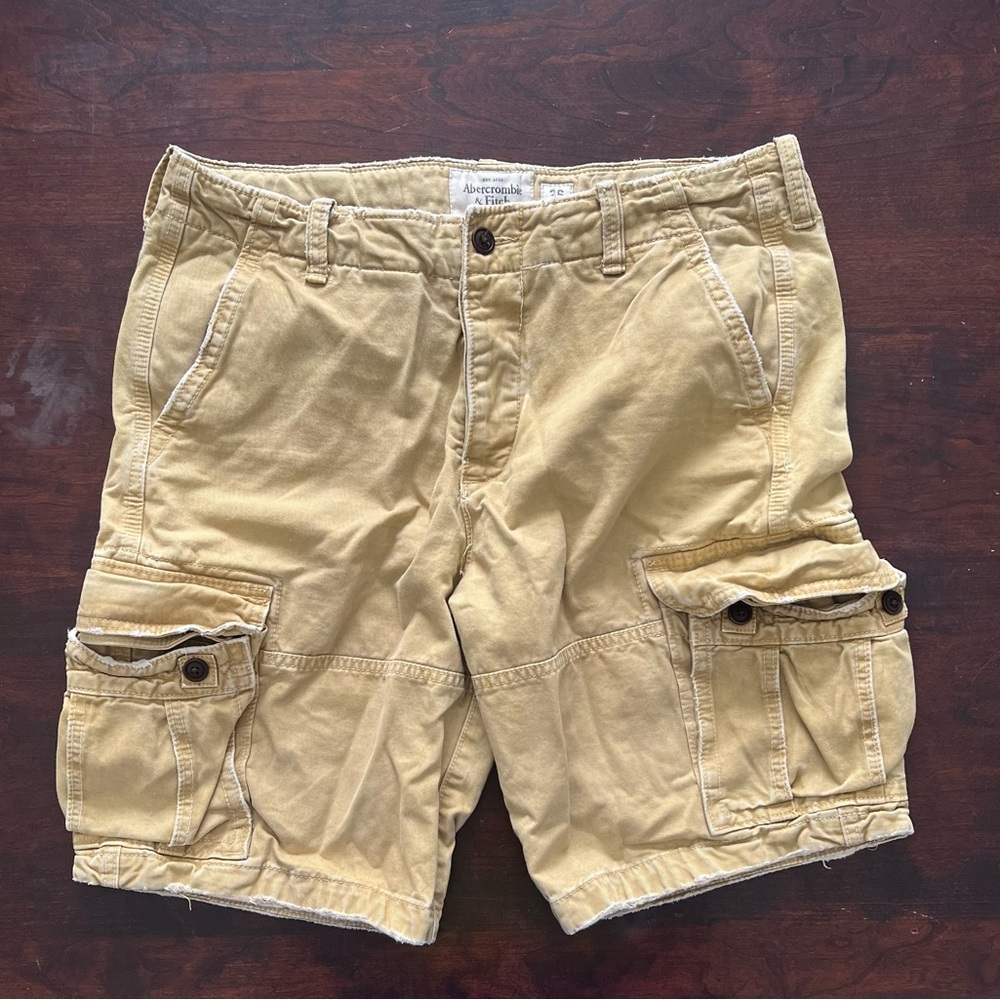 Abercrombie & Fitch Cargo Shorts in Tan
